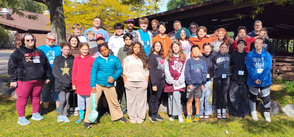 26 Nic Youth Fall Retreat Group