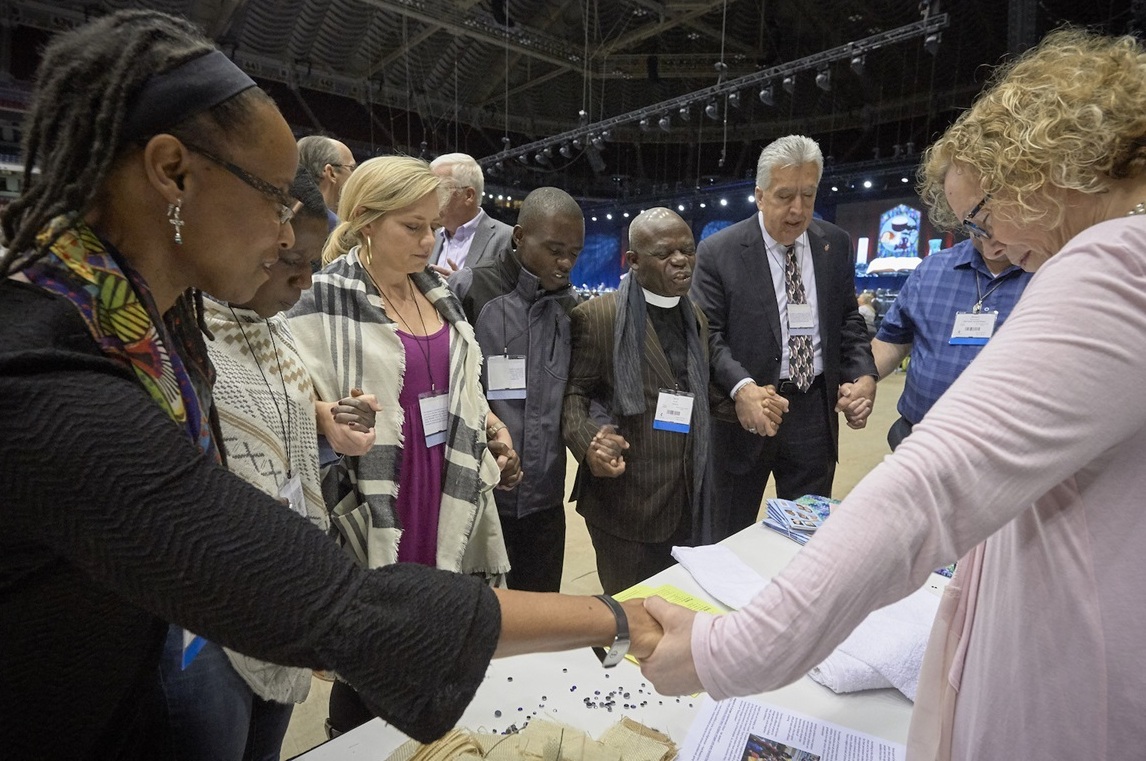 Gc2019 Delegates Pray Together Day Of Prayer Jeffrey 1525