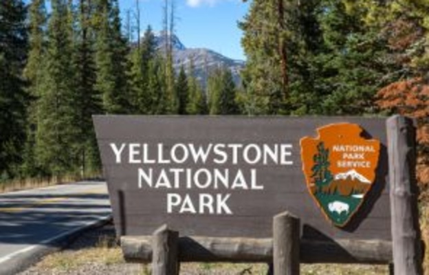 Yellowstone Gate Um0sla 300x200
